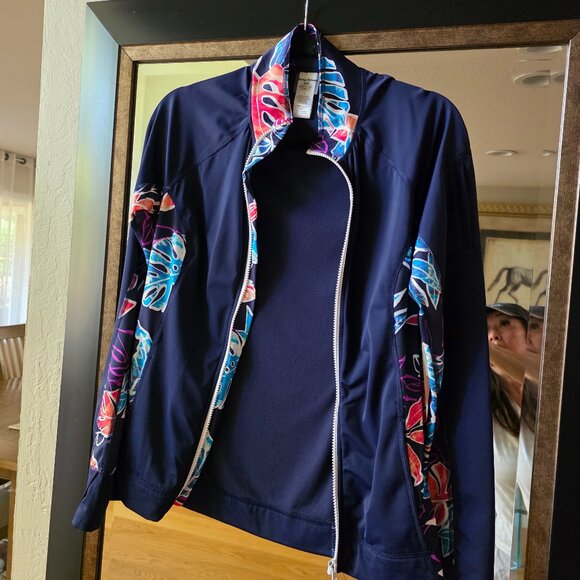 Beautiful Tommy Bahamas Outfit - Picture 3 of 6